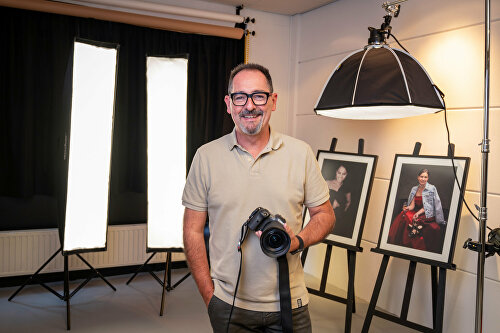 Tjapko in de fotostudio in Pijnacker